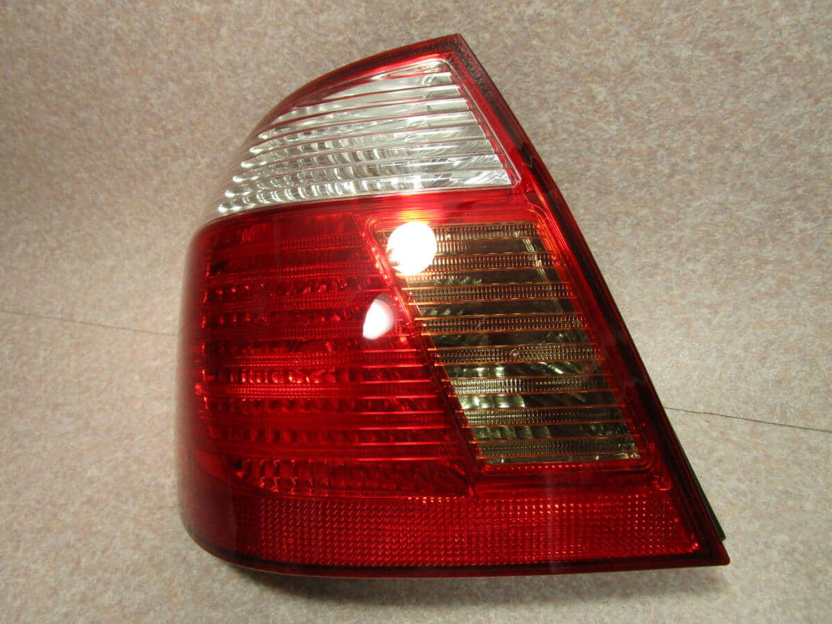 Used]Premio ZZT240 240 system Early Model Tail Lamp Left KOITO 20