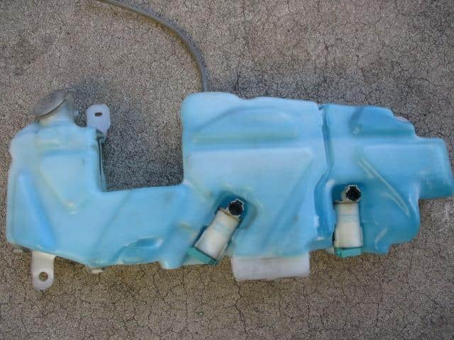 ISUZU Forward 2004 Windshield Washer Tank 1868150017 [Used] [PA80575450]