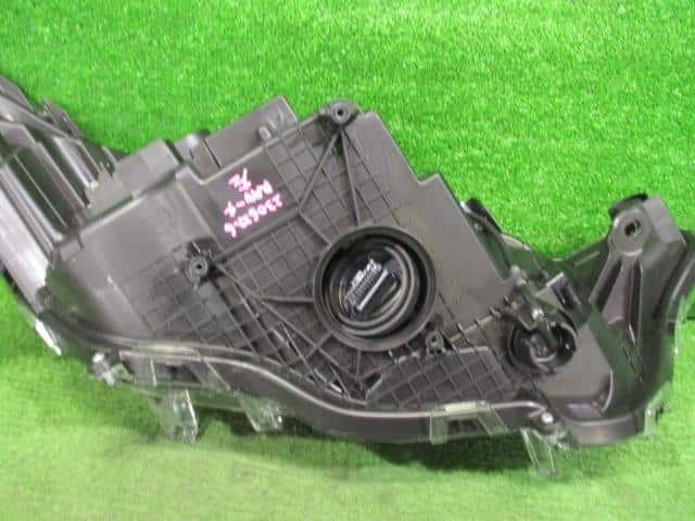Used]Left Headlight TOYOTA RAV4 2021 6AA-AXAH54 8118542E00 - BE