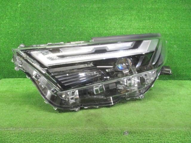 トヨタ RAV4 6AA-AXAH54 左ヘッドライト 81185-42E00 トヨタ RAV4 6AA-AXAH54 左ヘッドライト ヘッドランプ LED 81185-42E00