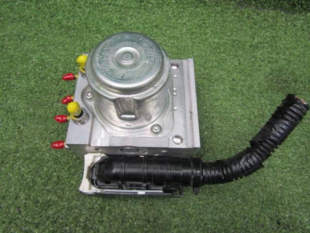 Used]ABS Actuator HONDA Vezel 2017 DAA-RU3 57110T7BN12 - BE 