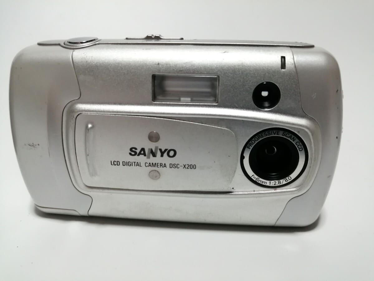 Used]SANYO SANYO DSC-X200 compact digital camera rare - BE FORWARD