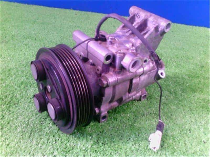 Used]Mazda Genuine Demio DE3FS air-conditioner compressor D651-61