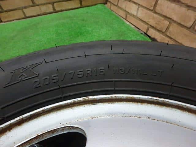 [Used]Tire/Wheel Assembly TOYOTA Dyna 2011 16 XZU675 - BE FORWARD Auto ...