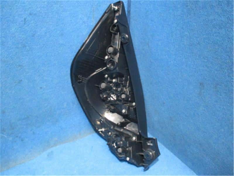 Used]Toyota Genuine Aqua NHP10 Right Tail Lamp P10100-20016390