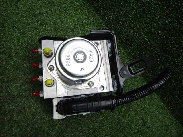 Used]Vezel RU3 ABS actuator T7BJ9 57110-T7B-J91 [S] - BE FORWARD