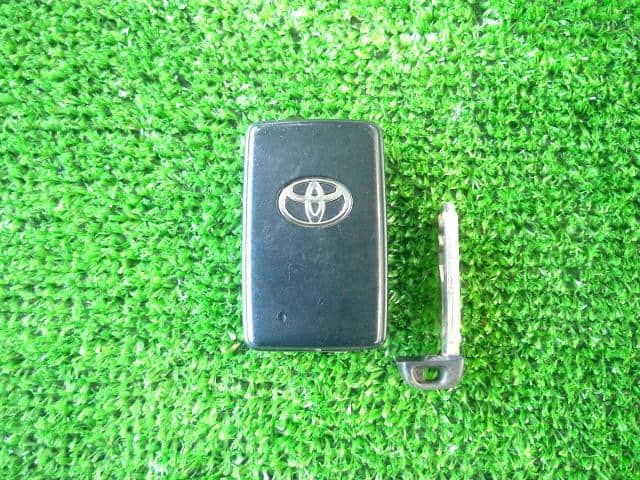 [Used]Keyless Entry Remote Control Key TOYOTA Corolla Rumion 2009 DBA ...