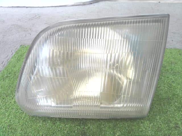 SUBARU Sambar 2001 GD-TV1 Left Headlight 84001TC011 [Used] [PA82284390]