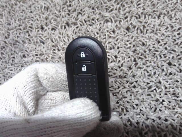 [Used]Keyless Entry Remote Control Key TOYOTA Passo 2022 5BA-M700A ...