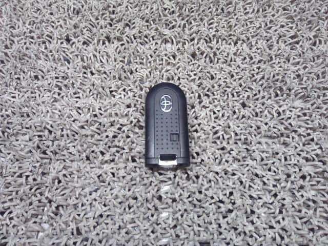 [Used]Keyless Entry Remote Control Key TOYOTA Passo 2022 5BA-M700A ...