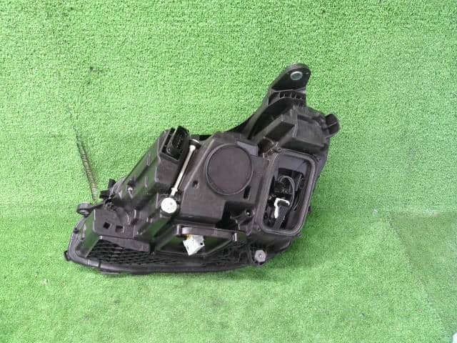 Used]Benz E class DBA-213268 Right Headlight light