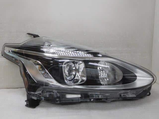 Used]Right Headlight TOYOTA Sienta 2020 5BA-NSP170G 8114052N90