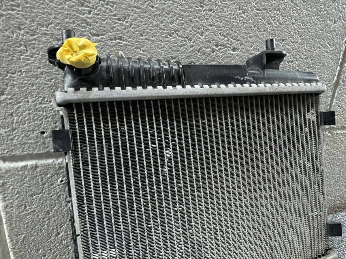 Used]R60810 Surpra DB42 Genuine radiator 16400-WAA04 - BE FORWARD