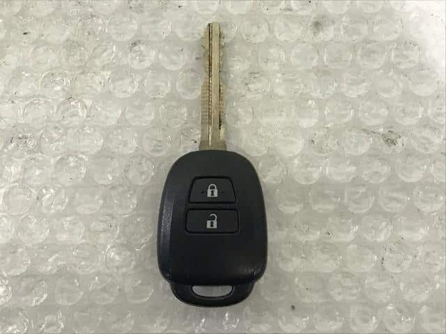 [Used]Keyless Entry Remote Control Key TOYOTA Corolla Axio 2019 DBA ...