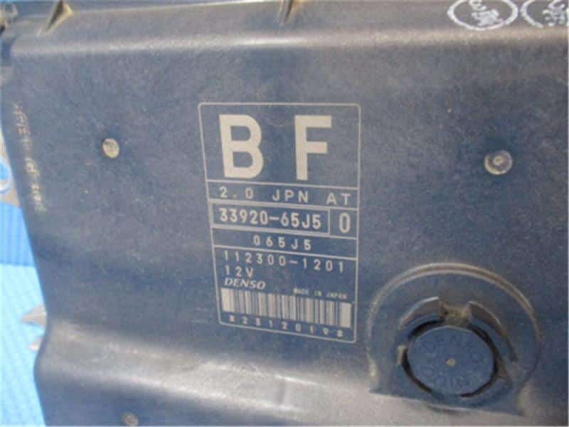 Used]Suzuki Genuine Escudo TD54W Engine Control Unit / ECU 33920