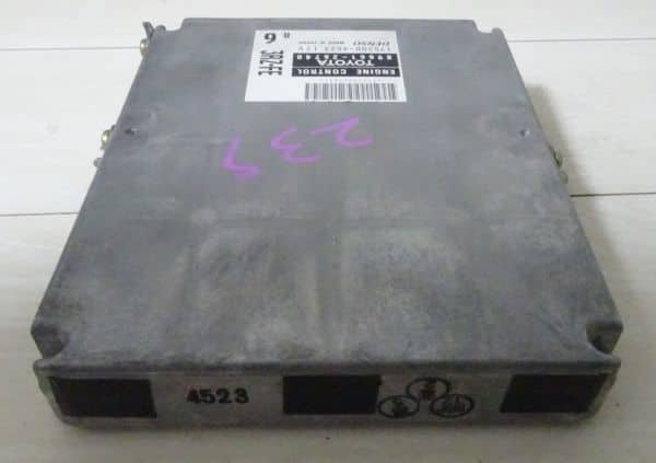 Used]Toyota Toyota Granvia Hiace Hiace Engine Control Unit / ECU