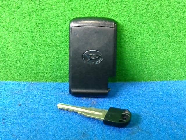 [Used]Keyless Entry Remote Control Key DAIHATSU Mira cocoa 2011 DBA ...