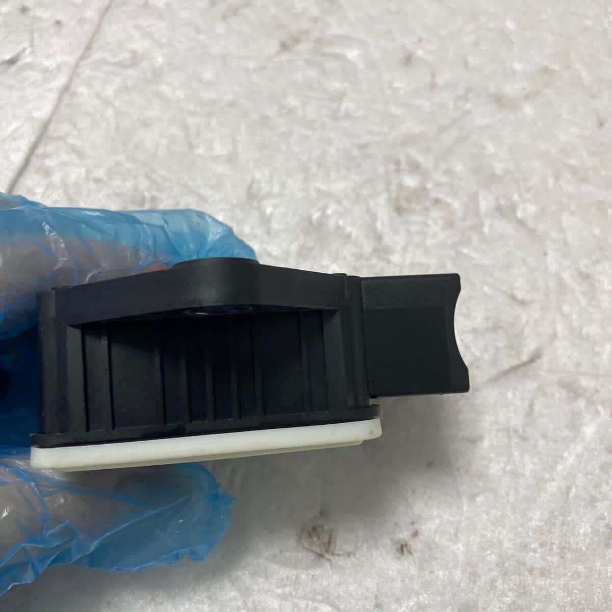 Used]46 Toyota ANH20W 25 VELLFIRE Alphard yaw rate sensor