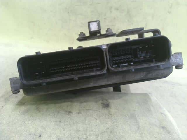 Used]Engine Control Unit NISSAN Atlas 2005 PB-AKR81AR 8980011110 