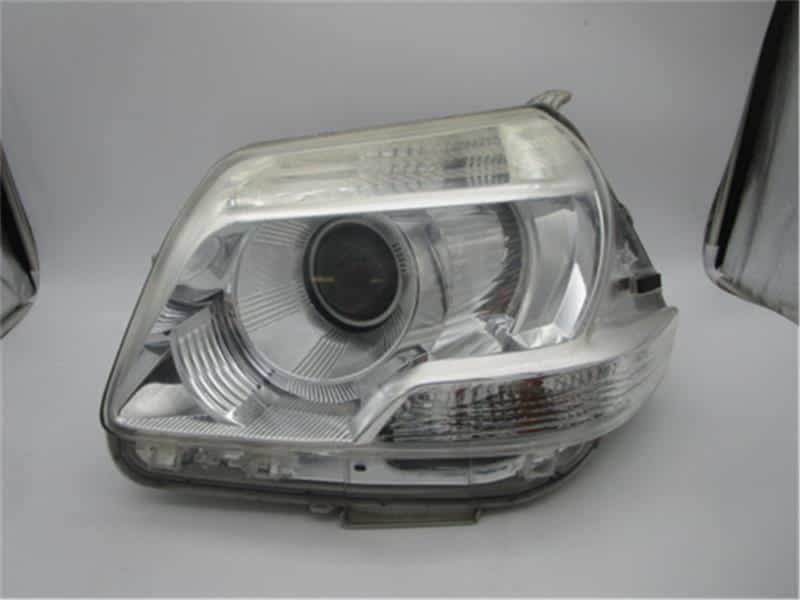 Used]Left Headlight TOYOTA Sienta 2013 DBA-NCP85G 8115052E50 - BE