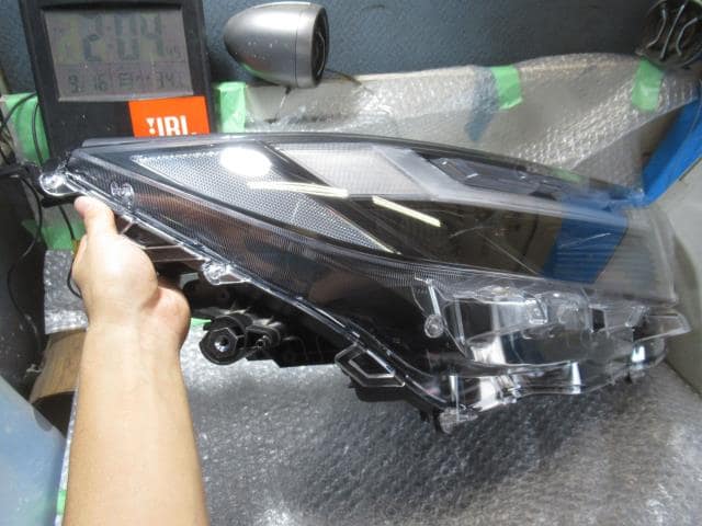 Used]Right Headlight TOYOTA RAV4 6BA-MXAA54 8114542E00 - BE