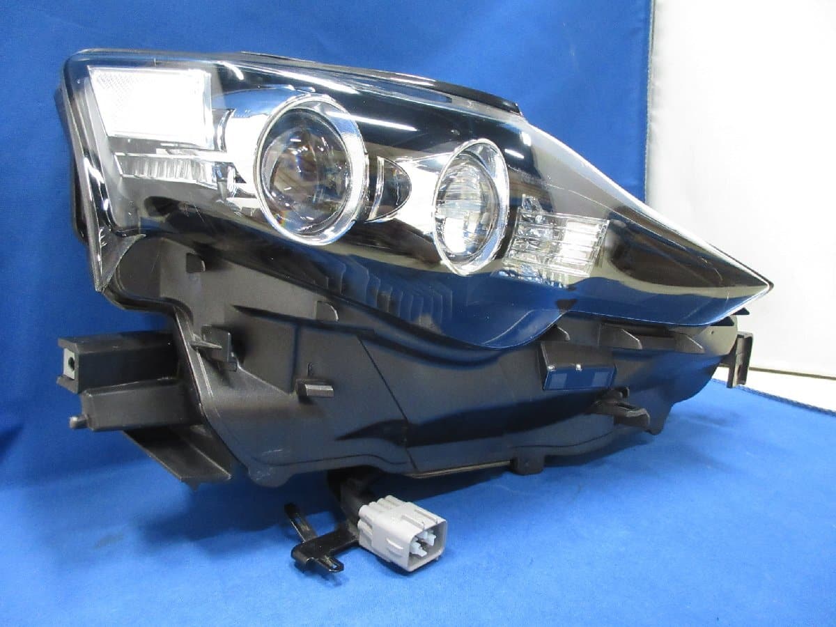 [Used]Lexus IS300h/IS250/IS350 AVE30/GSE30/GSE35/GSE31 Early Model Right  light/Right headlight LED Genuine KOITO 53-88 [SK] 625123