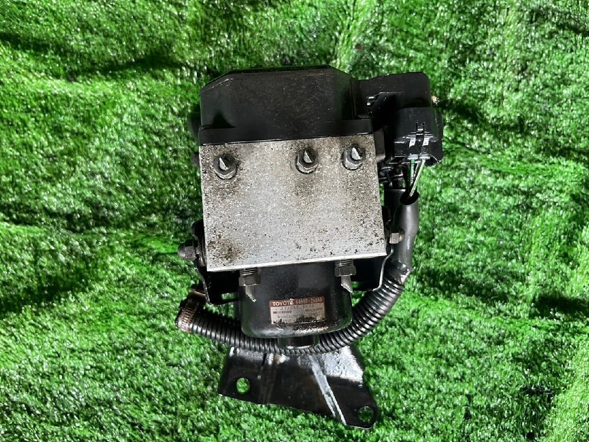 Used]ABS actuator Hiace SUPER custom KD-KZH100G 44510-26040 - BE