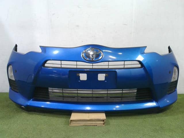 Used]Front Bumper TOYOTA Aqua 2014 DAA-NHP10 5211952620J0 - BE