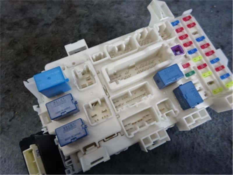 [Used]Fuse Box SUZUKI Solio 2014 DBA-MA15S 3678073P30 - BE FORWARD Auto ...