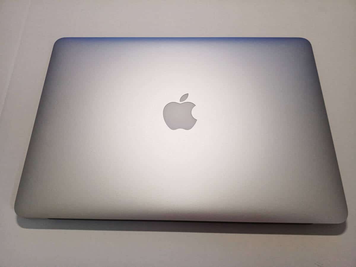 Used]Apple MacBook Air (13-inch, 2017) [macOS Sequoia] +