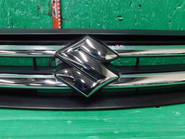 [Used]Radiator Grille SUZUKI Swift 2015 DBA-ZC72S 7174061P60C48 - BE ...