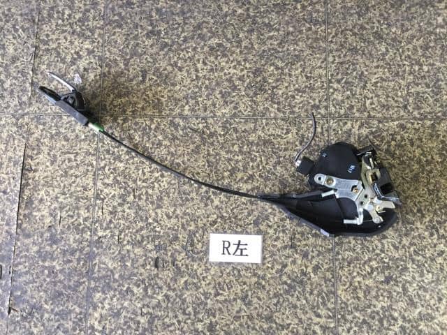 [Used]Rear Left Door Lock Actuator TOYOTA Altezza 2001 GH-SXE10 - BE ...