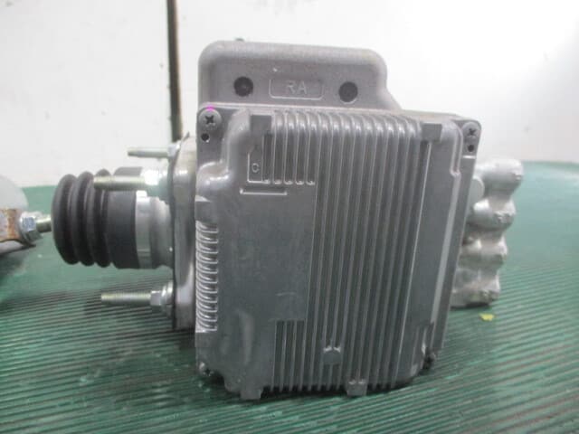 Used]ABS actuator brakes master Toyota Prius alpha DAA-ZVW41 47050