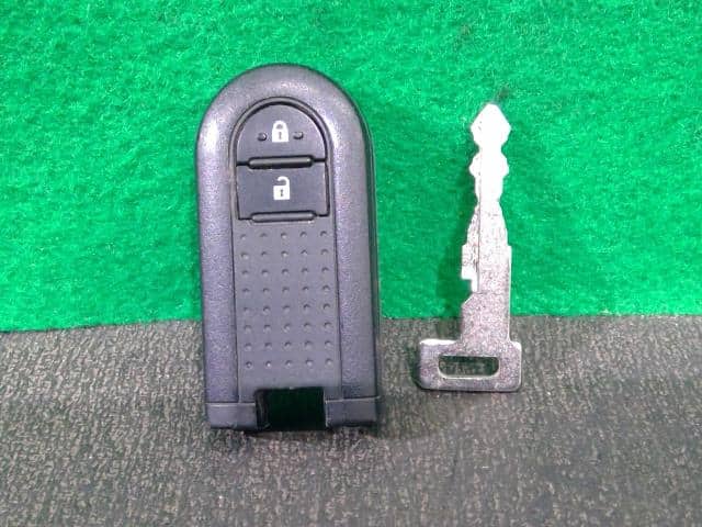 [Used]Keyless Entry Remote Control Key TOYOTA Passo 2018 DBA-M700A ...