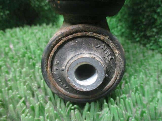 [Used]Rear Right Shock Absorber TOYOTA Vitz 2015 DBA-NSP135 - BE ...