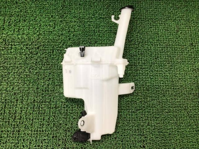 Used]Windshield Washer Tank TOYOTA Aqua 2023 6AA-MXPK11 85315K0030