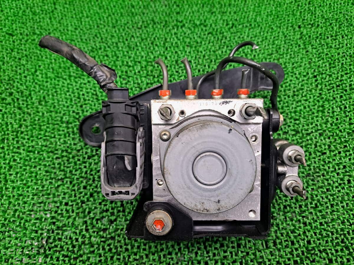Used]☆ 1203 116040-40031 Suzuki EVERY DA17V ABS actuator ABS