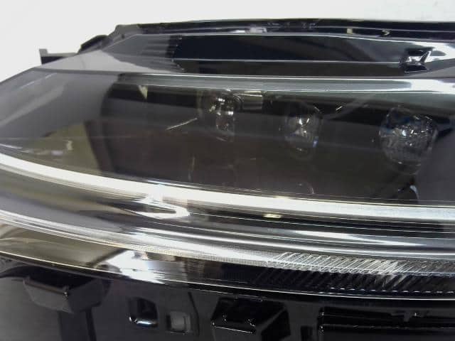 Used]Left Headlight NISSAN Aura 2023 6AA-FE13 260756XL2A - BE