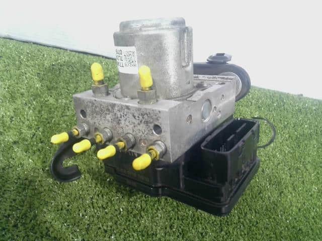 [Used]ABS Actuator HONDA Vezel 2017 DBA-RU1 57110T7AN11 - BE FORWARD ...