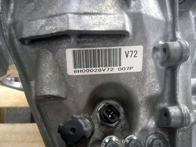 Tau 80615911