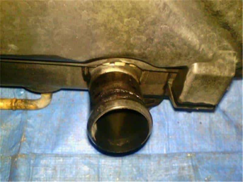 [Used]Radiator MITSUBISHI Pajero 1999 GH-V75W MR968286 - BE FORWARD ...