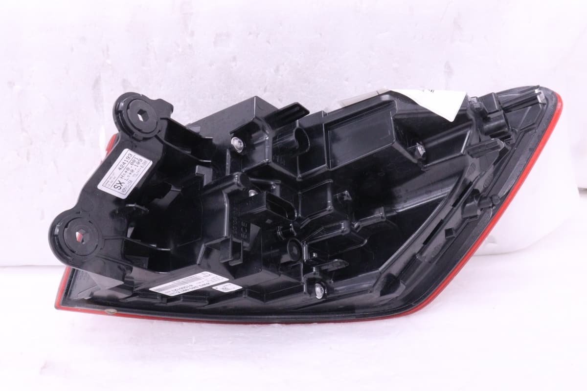 Used]52-1008 ☆Good Condition ☆LED 8W Audi A4 ☆Left Tail Light