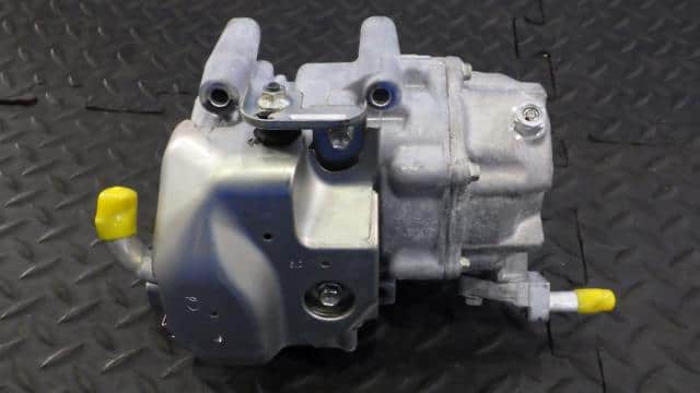 [Used]A/C Compressor TOYOTA Corolla Axio 2020 6AA-NKE165 8837012060 ...