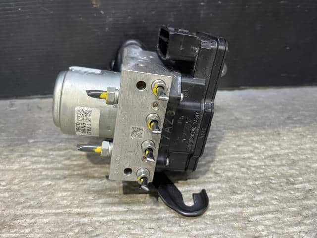 [Used]ABS Actuator HONDA Vezel 2020 DBA-RU1 57110T7AZ33 - BE FORWARD ...