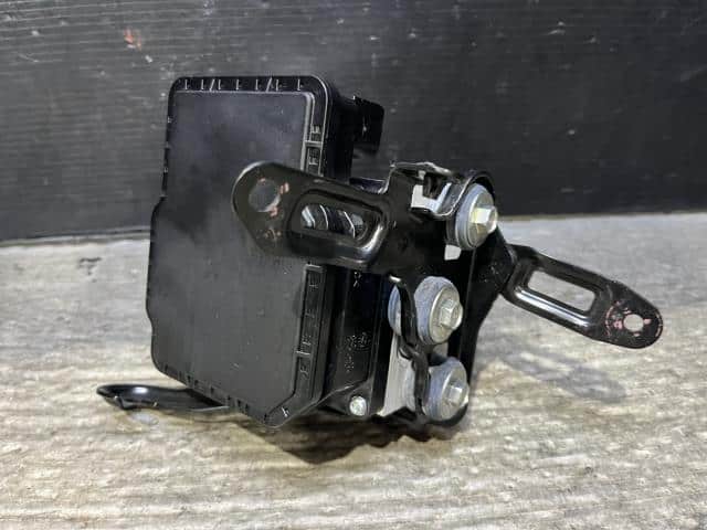 [Used]ABS Actuator HONDA Vezel 2020 DBA-RU1 57110T7AZ33 - BE FORWARD ...