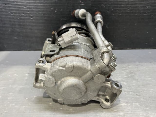 Used]Regius ace QDF-GDH206V air-conditioner compressor long SUPER