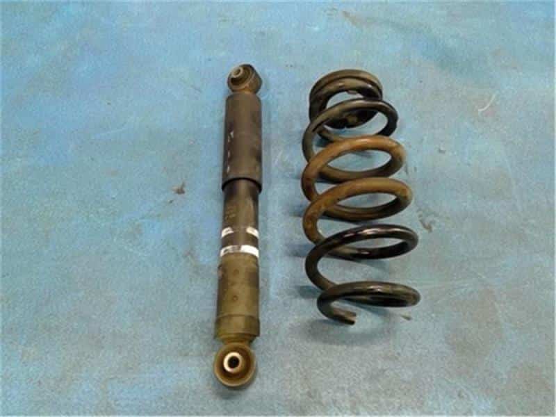 [Used]Rear Left Shock Absorber TOYOTA Harrier 2014 DBA-ZSU60W - BE ...