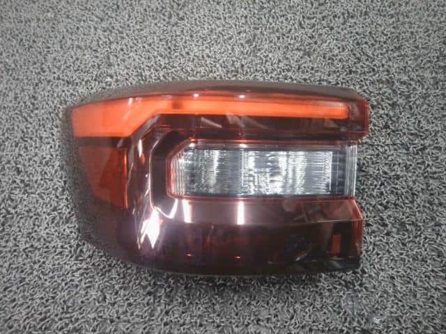 Used]Left Tail Light TOYOTA Raize 2021 5BA-A201A 81561B1170 - BE