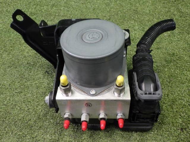 Used]X-trail HT32 ABS actuator 47660-4CH0B 47660-4CH2B [S] - BE