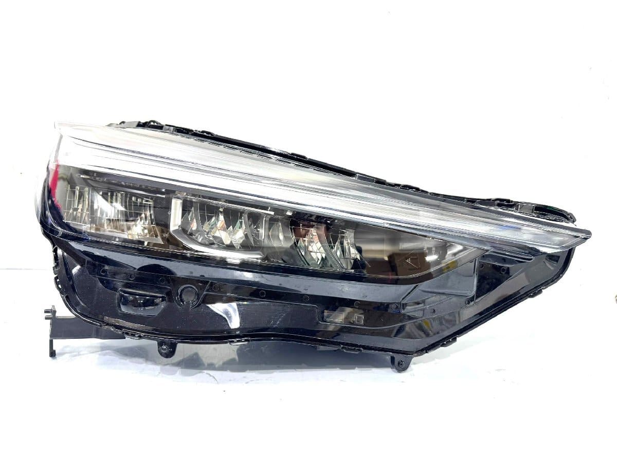 ヴェゼル　RV5 LEDヘッドライト STANLEY W5884 ホンダ ヴェゼル RV5/6 純正 右 LED ヘッドライト STANLEY W5884 刻印
